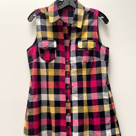 Sleeveless Collared Button Down Shirt - Picture 1 of 5